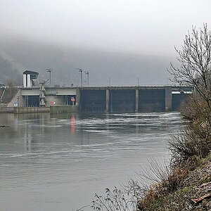 Die Serriger Staustufe an der Saar