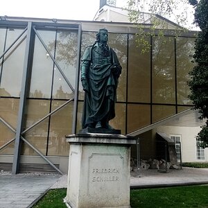 Schiller Denkmal Salzburg Aula