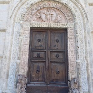 Dom Assisi Tor