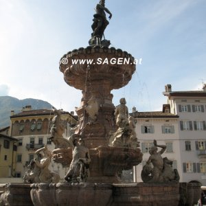 Neptunbrunnen auf dem Domplatz von Trient