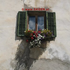 Blumenfenster in Laas, Vinschgau