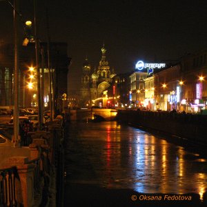 Gribojedow-Kanal bei Nacht