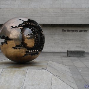 Skulptur Trinity College, Dublin, Irland