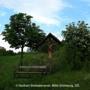 Rotes Kreuz zwischen Theyern und Kuffern