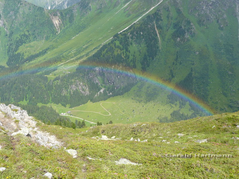 über dem Regenbogen