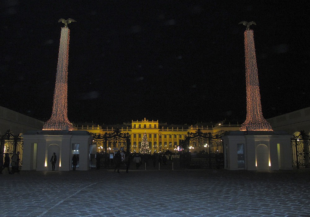 Abend vorm Schloss Schönbrunn