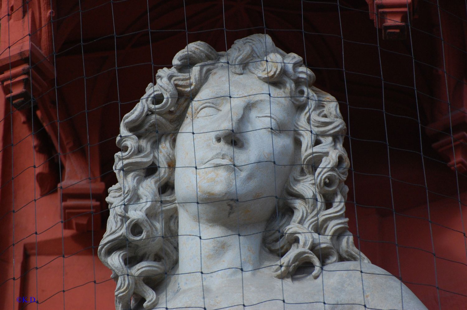 Adam hinter Gittern (Marienkapelle in Würzburg)