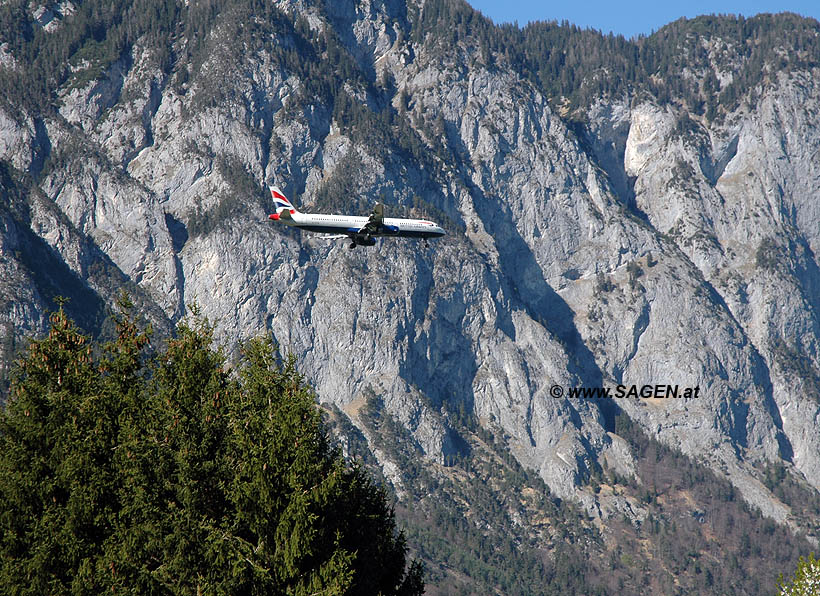 Airport Innsbruck 1 / 3