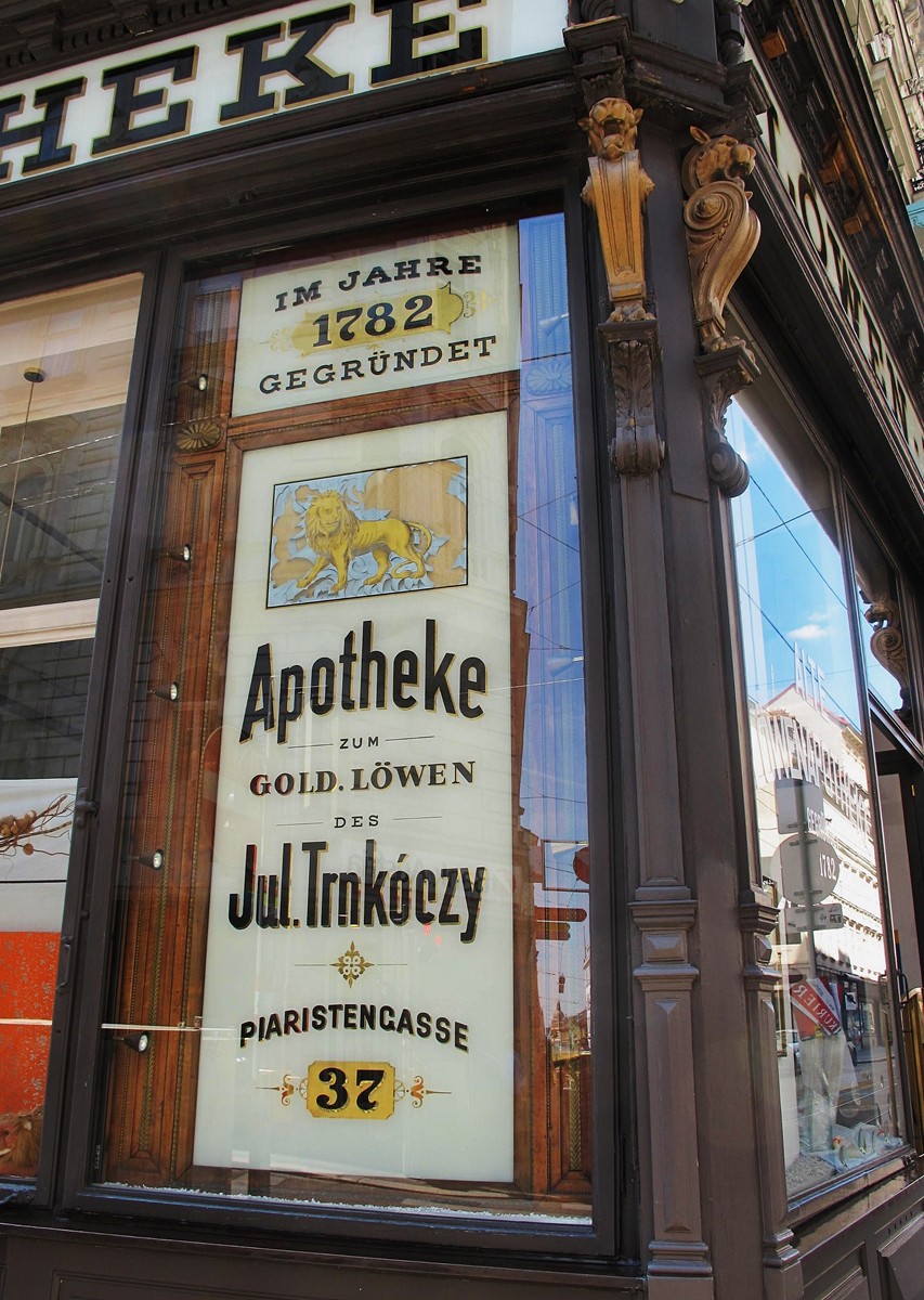 Alte Löwen-Apotheke in Wien-Josefstadt