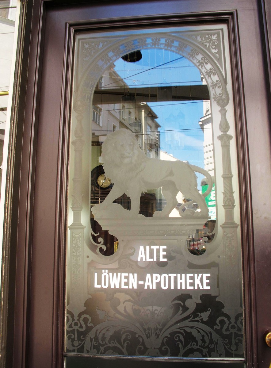 Alte Löwen-Apotheke in Wien-Josefstadt