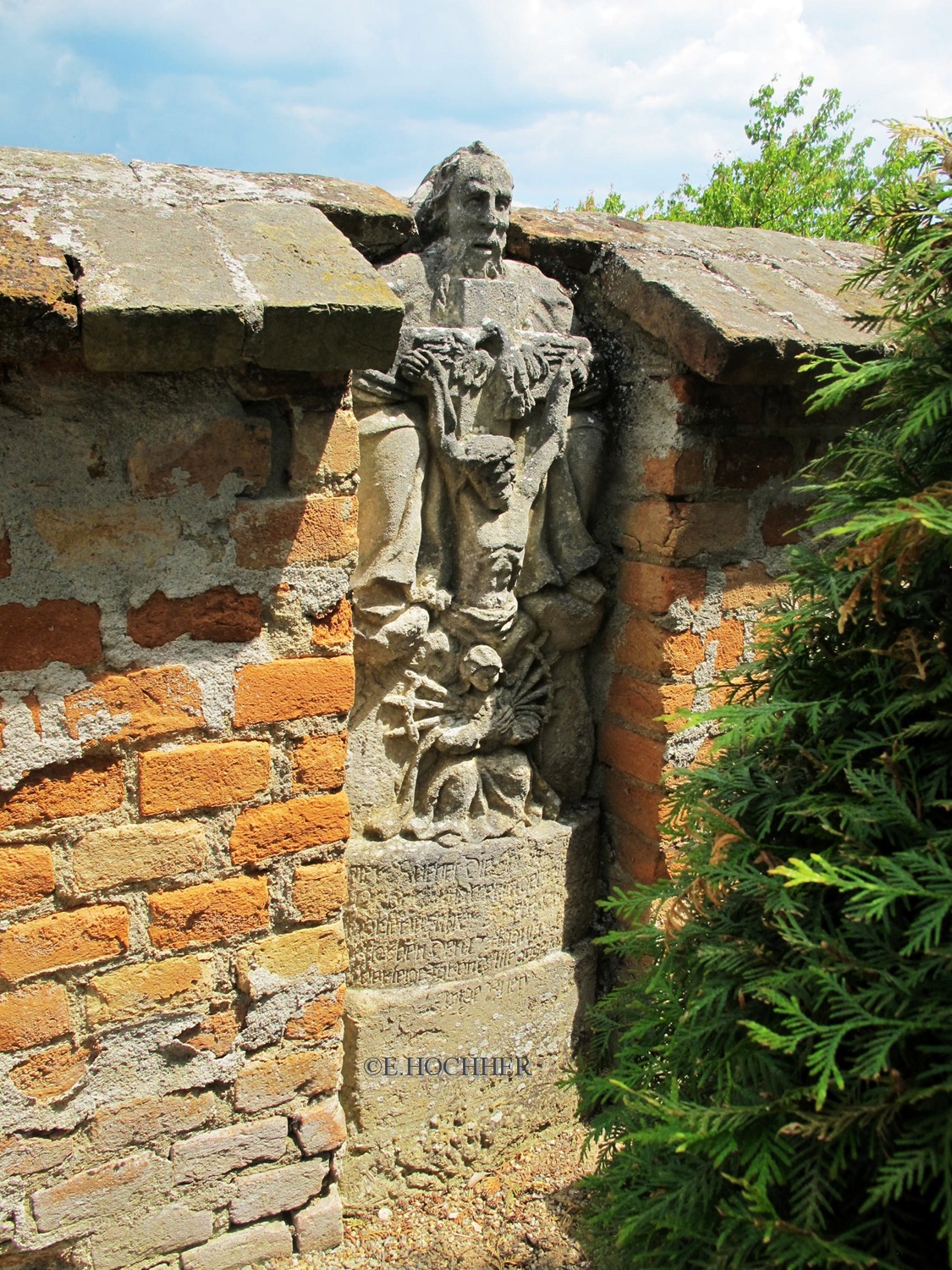 Alter Grabstein Maissau im Weinviertel