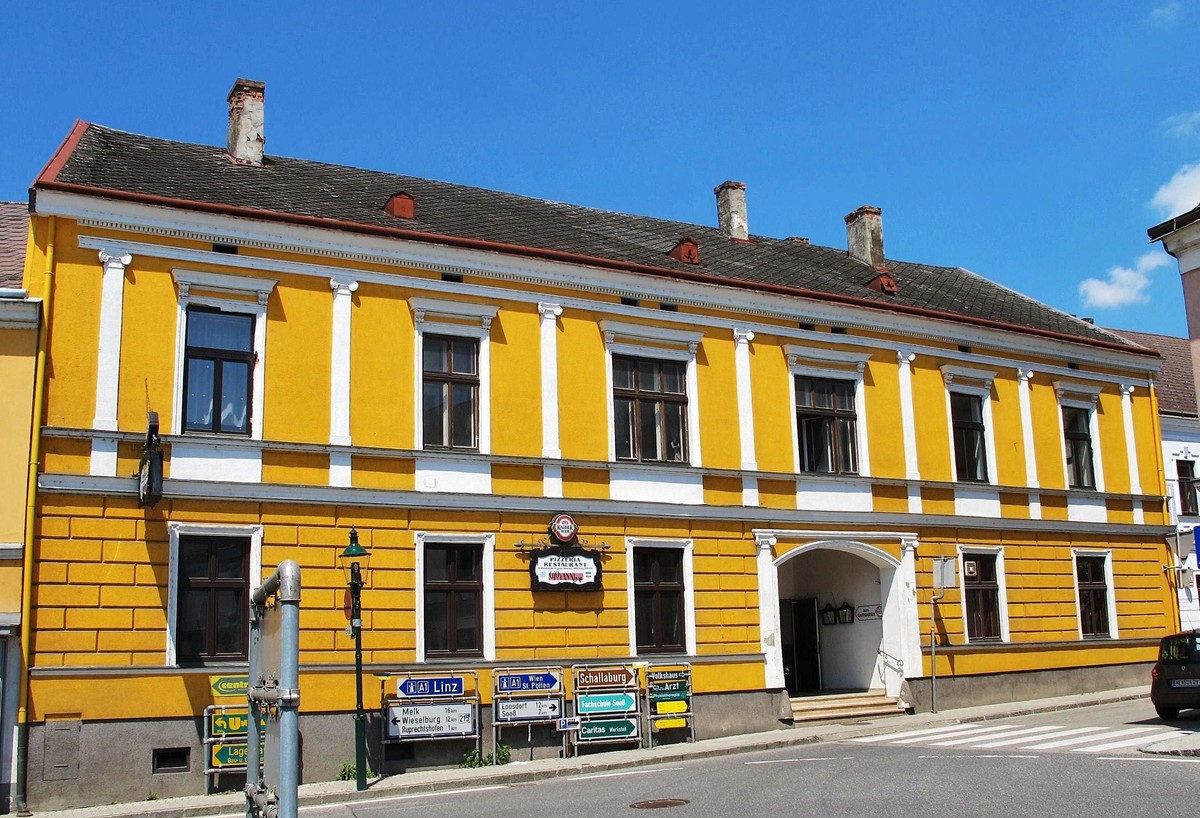 Altes Postamt in St. Leonhard am Forst