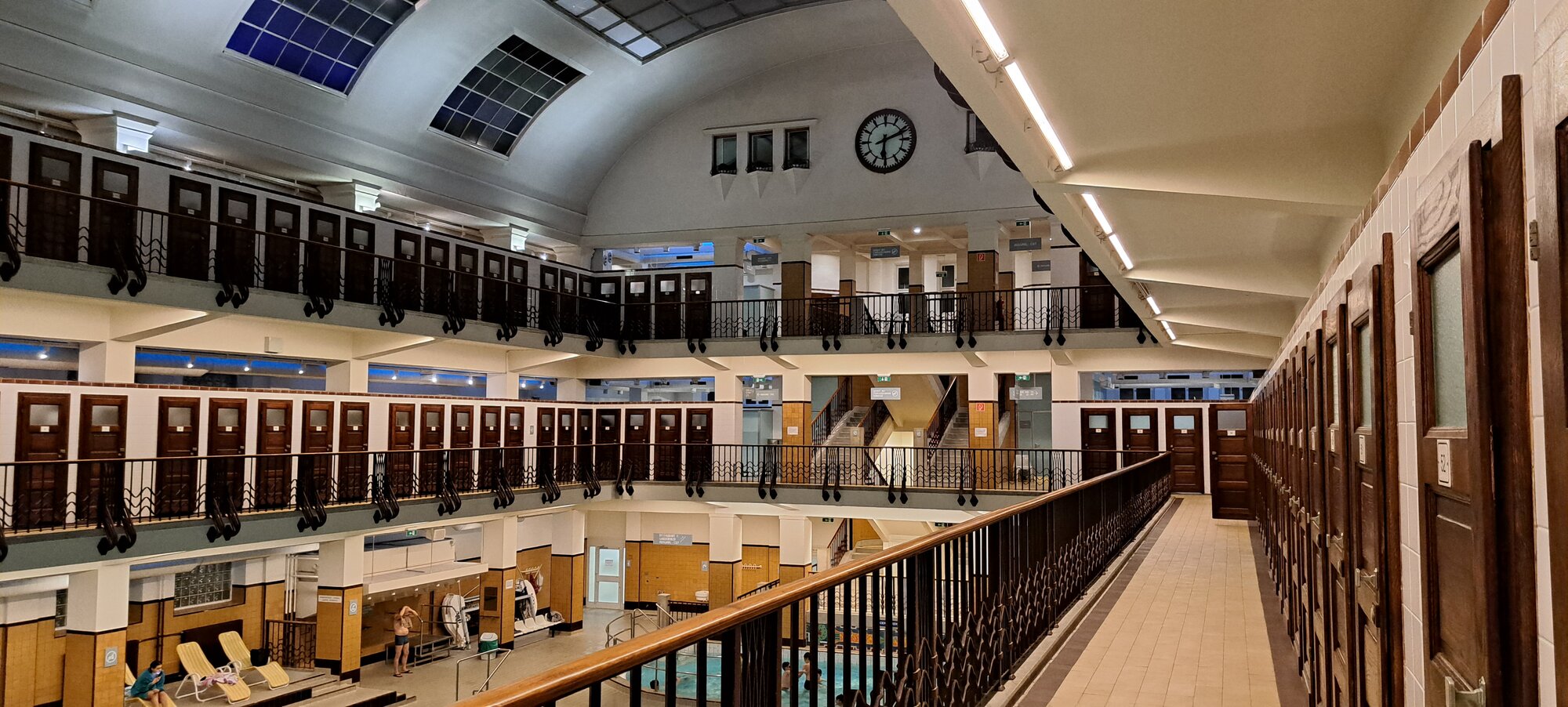 Amalienbad - Schwimmhalle