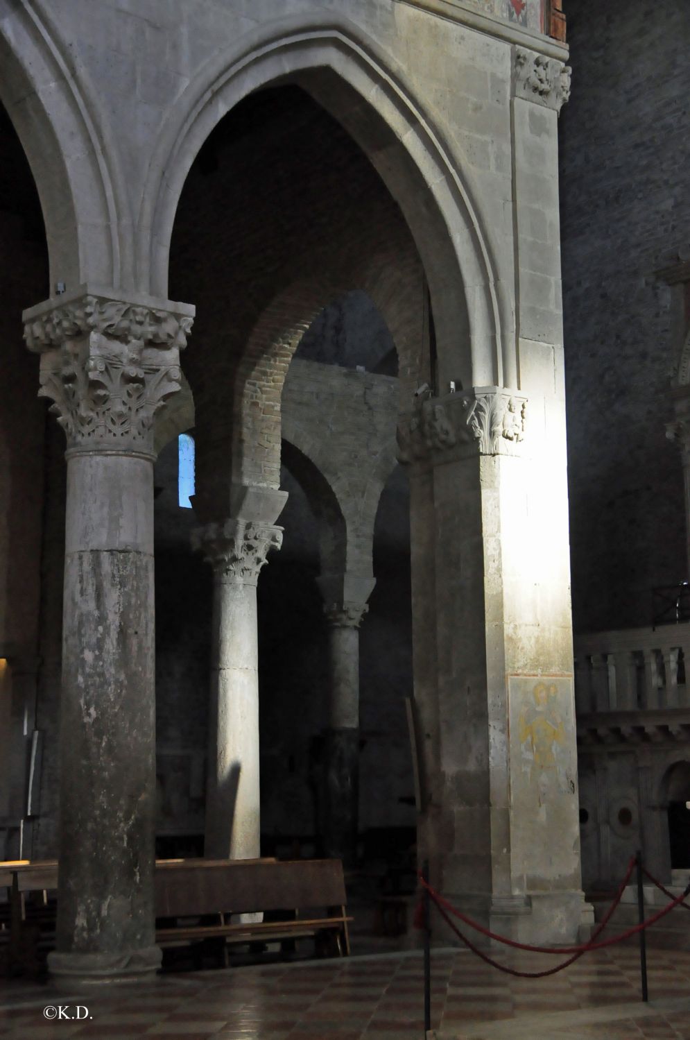 Aquileia - Blick ins Seitenschiff