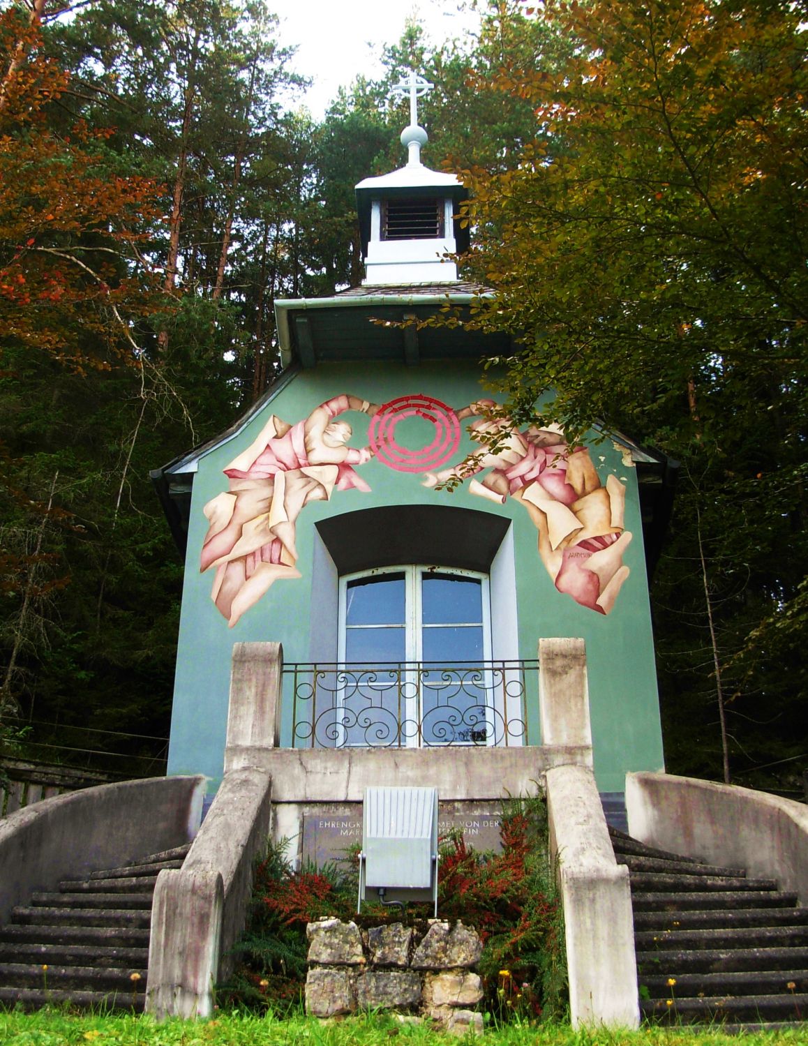 Aratym-Kapelle auf dem Bergfriedhof von Gutenstein