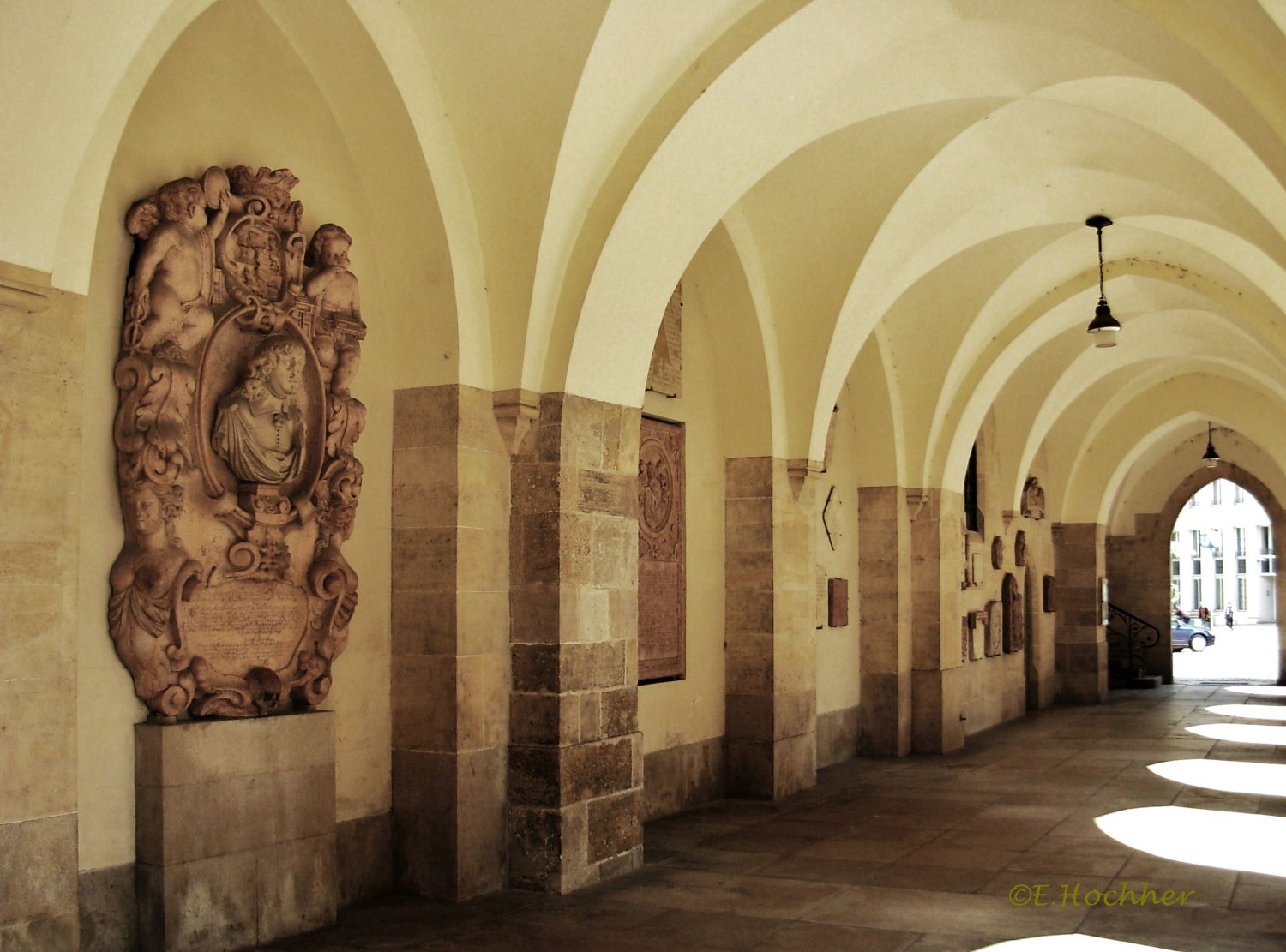 Arkaden der Minoritenkirche