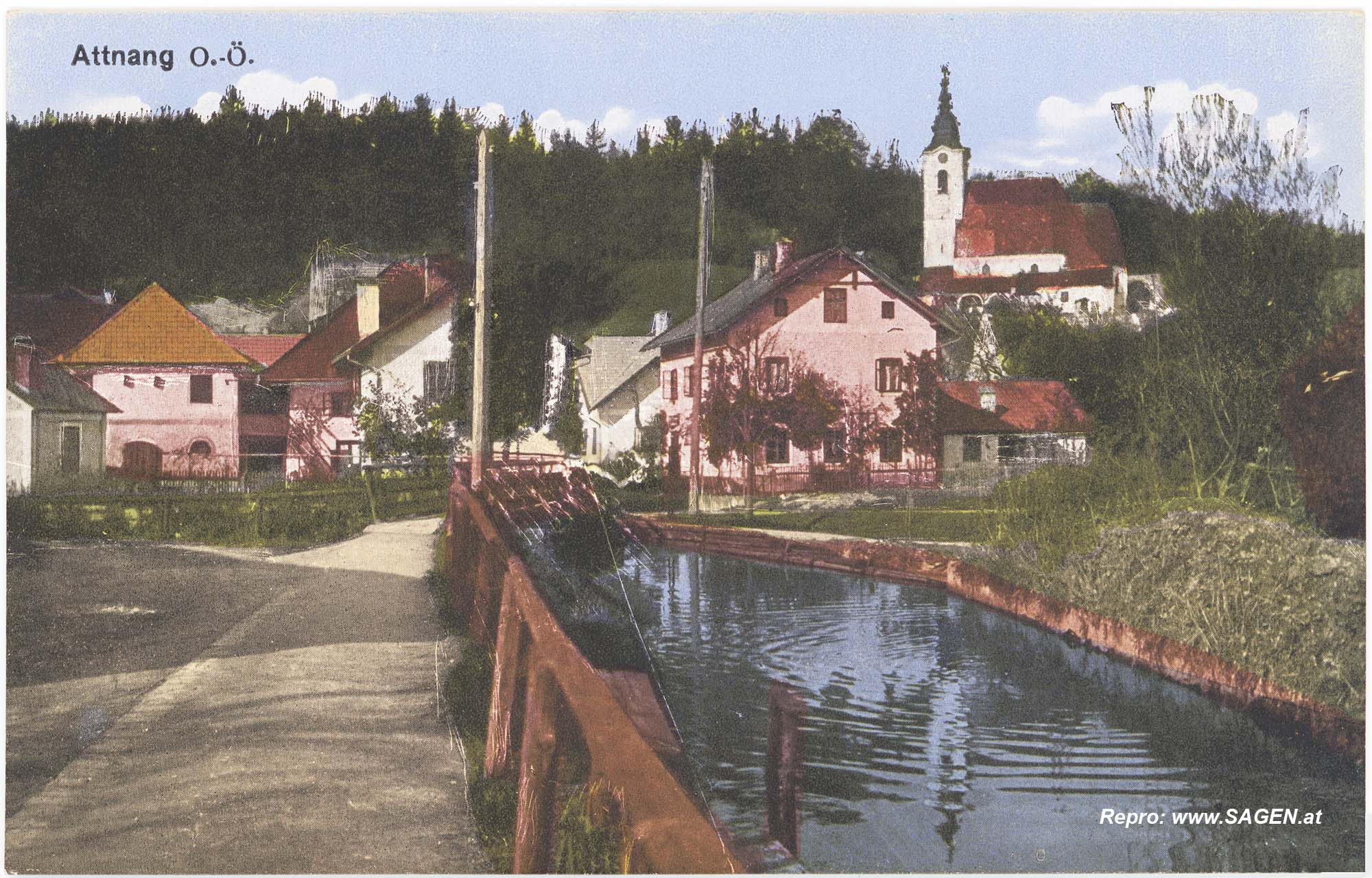 Attnang Badgasse mit Alter Pfarrkirche St. Martin um 1910