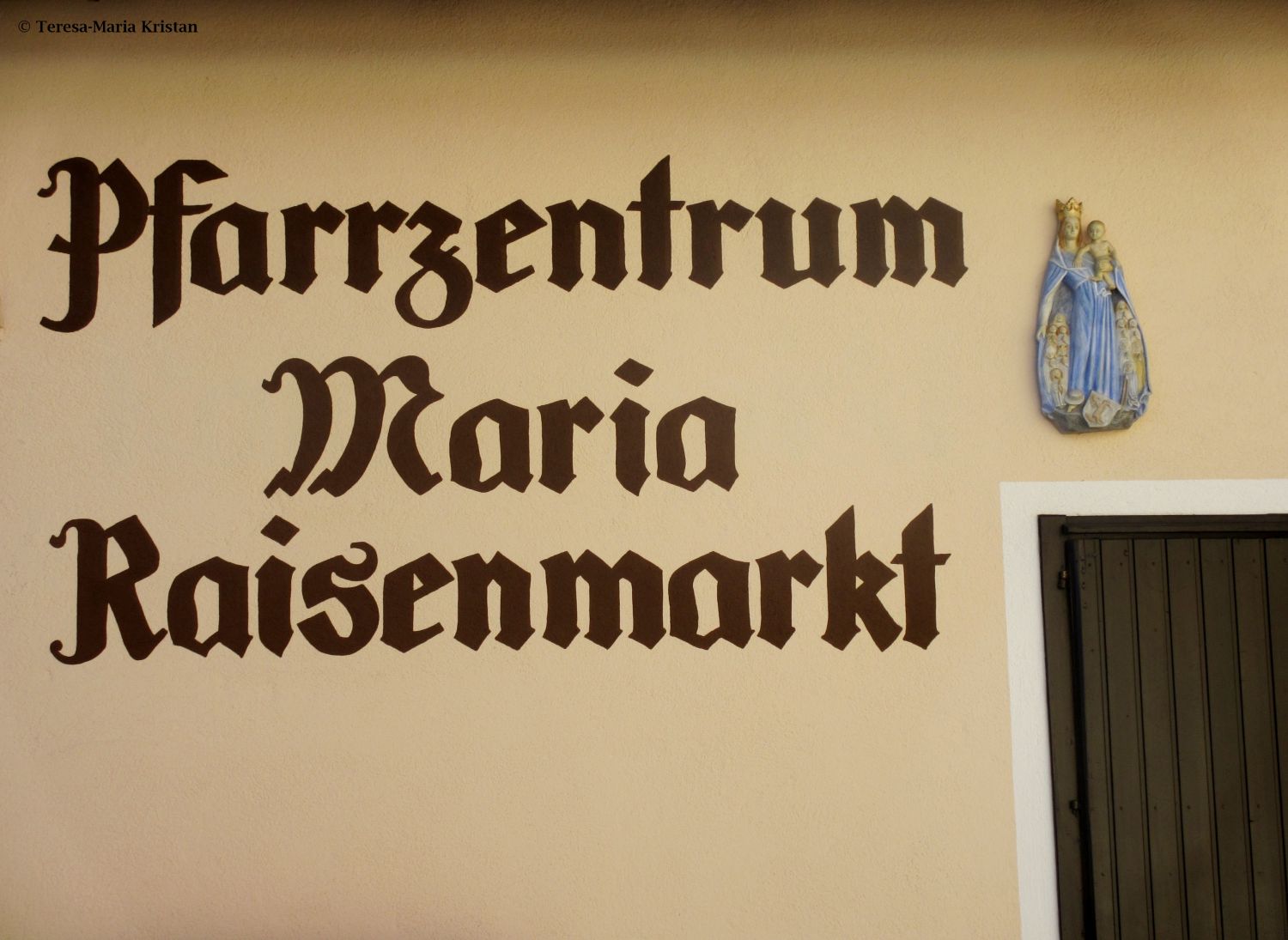 Außenfassade Pfarrhof Wallfahrtskirche Maria Raisenmarkt