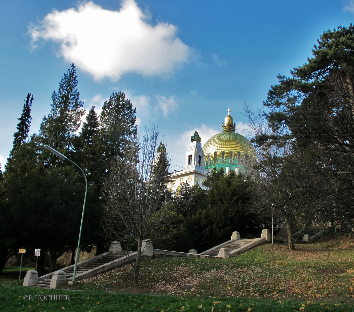 Aufgang zur Otto Wagner Kirche am Steinhof