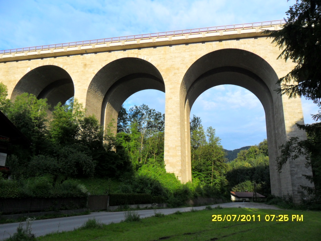 Autobahnbrücke