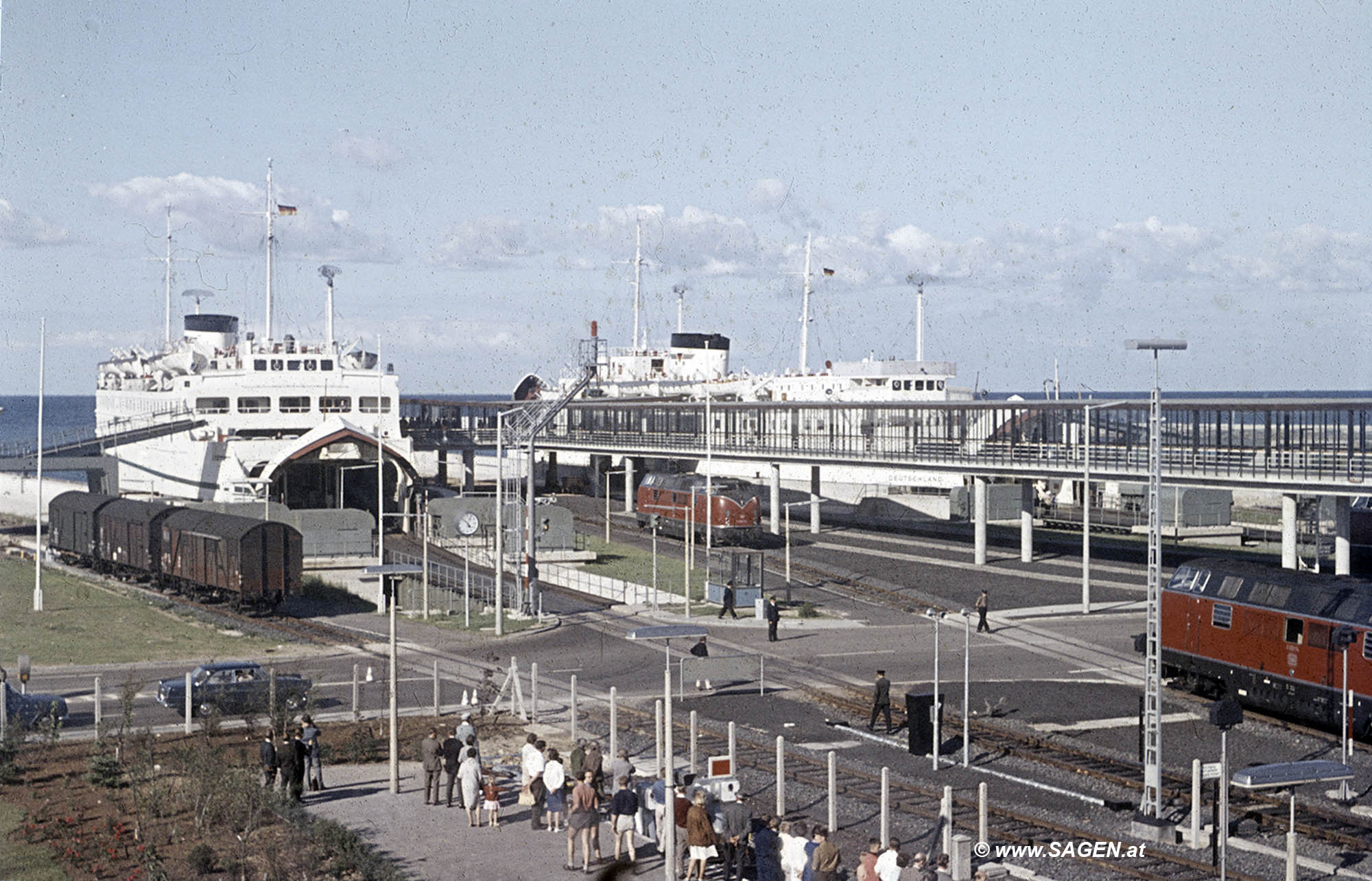 Bahnfähren, Trajektverkehr, Hafen, Bahnhof Puttgarden