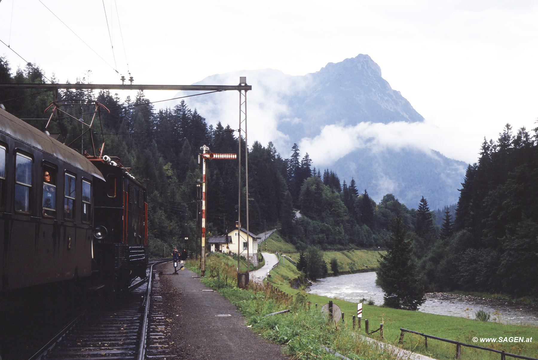 Bahnhof Bad Aussee, Ausfahrt Richtung Bad Ischl-Attnang