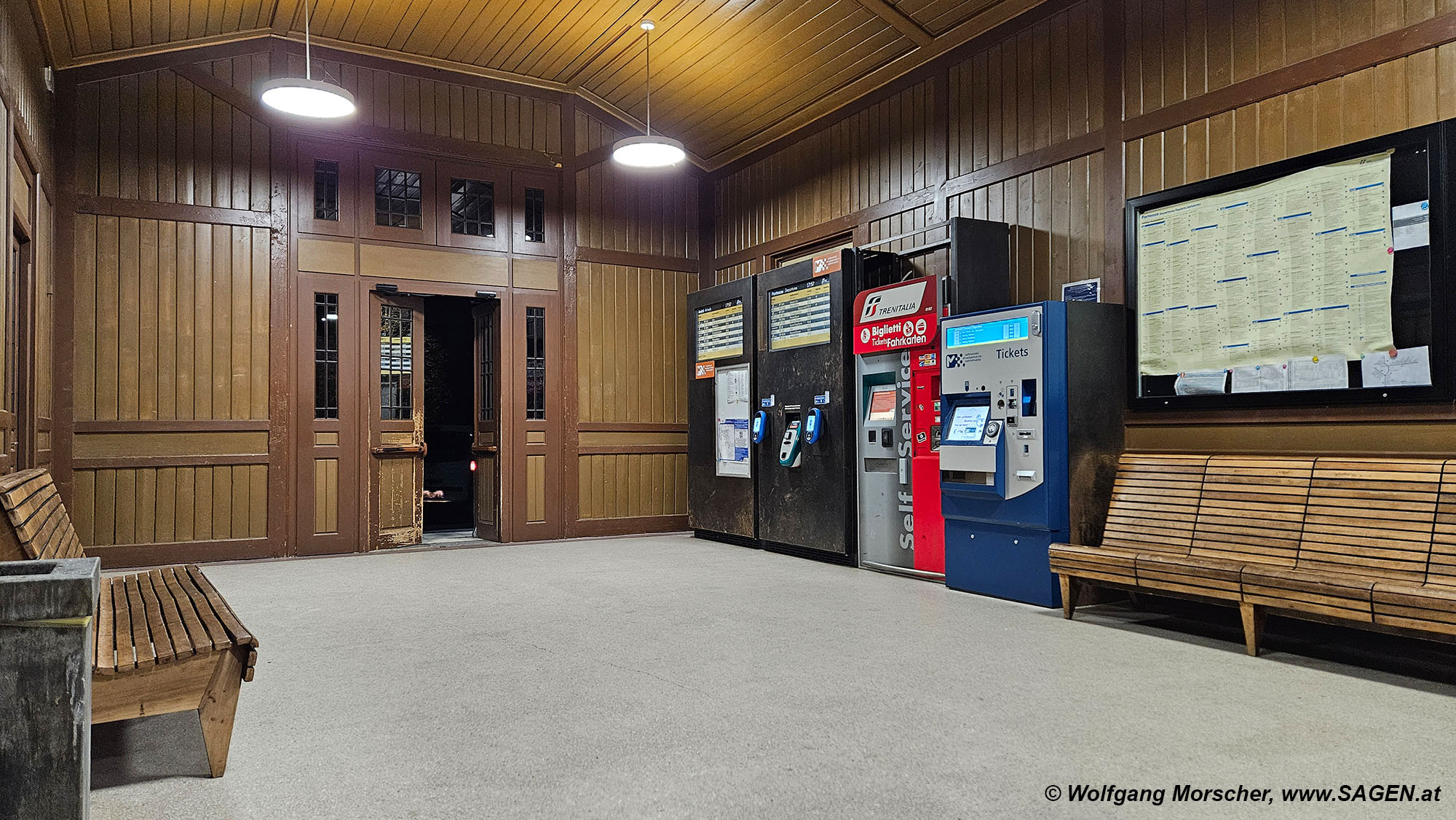 Bahnhof Franzensfeste Abends