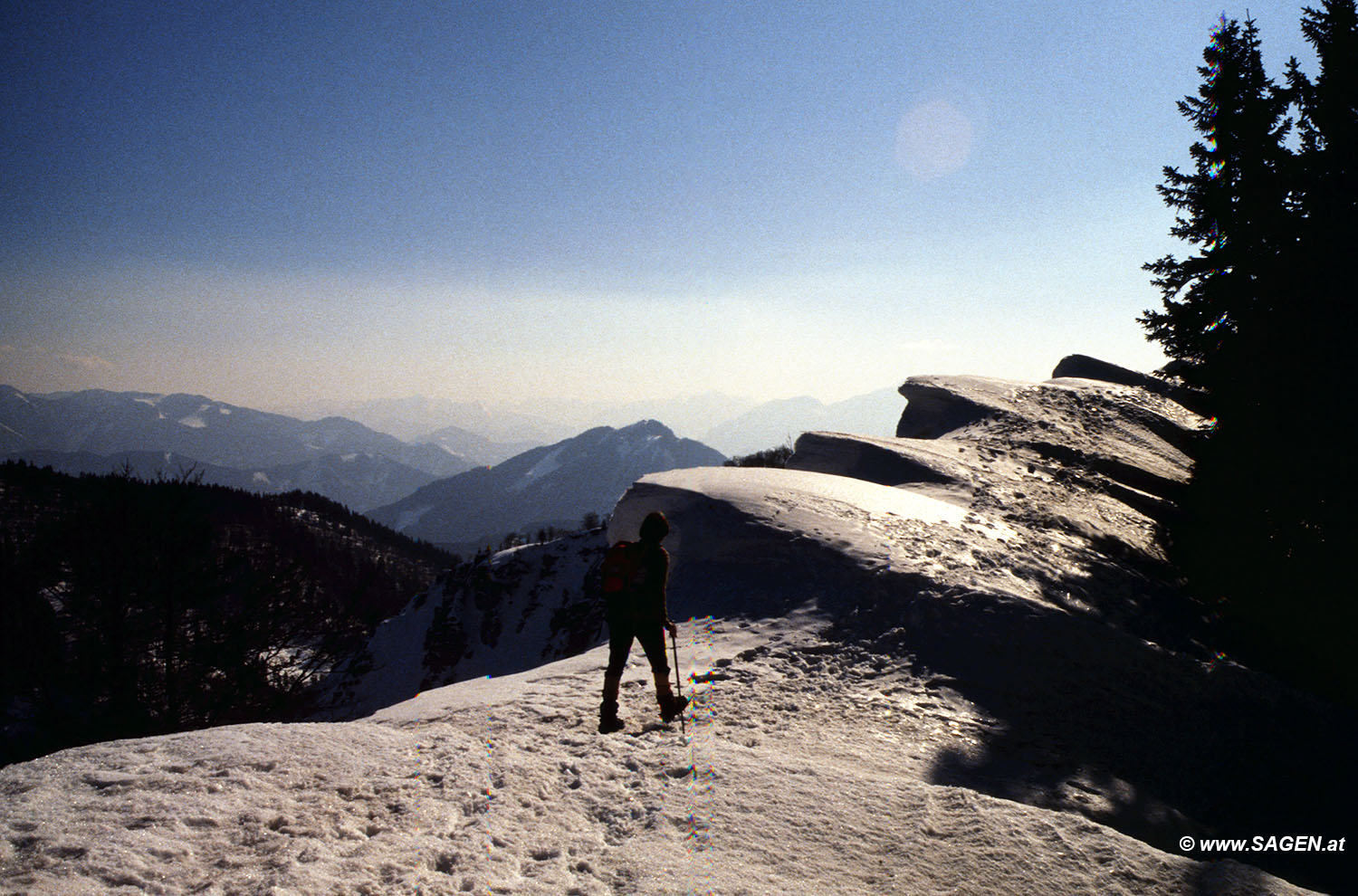 Beim Bergwandern in den Alpen