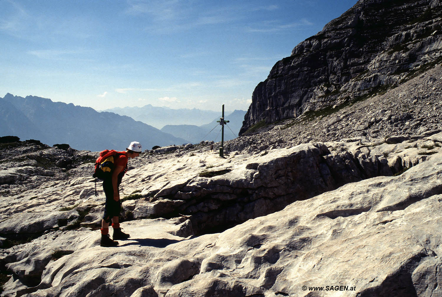 Beim Bergwandern in den Alpen