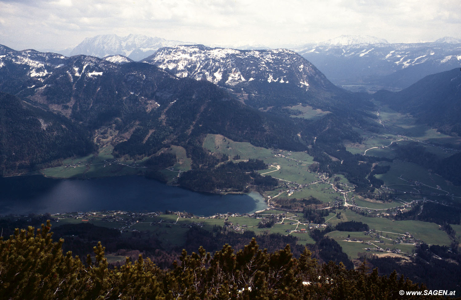 Beim Bergwandern in den Alpen