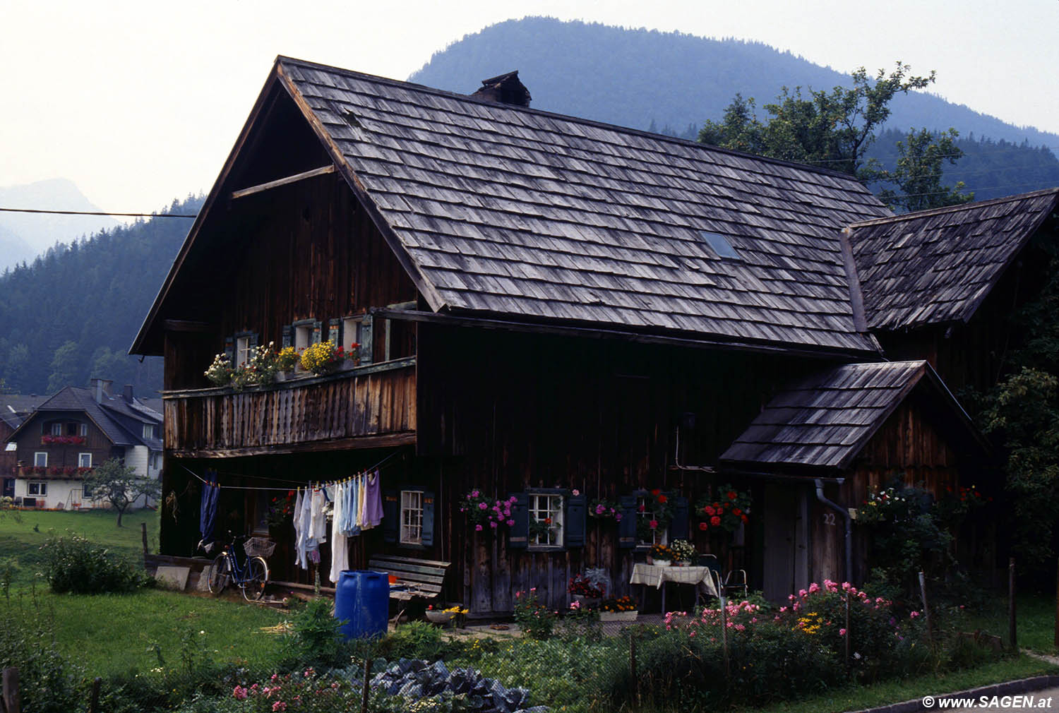 Beim Bergwandern in den Alpen