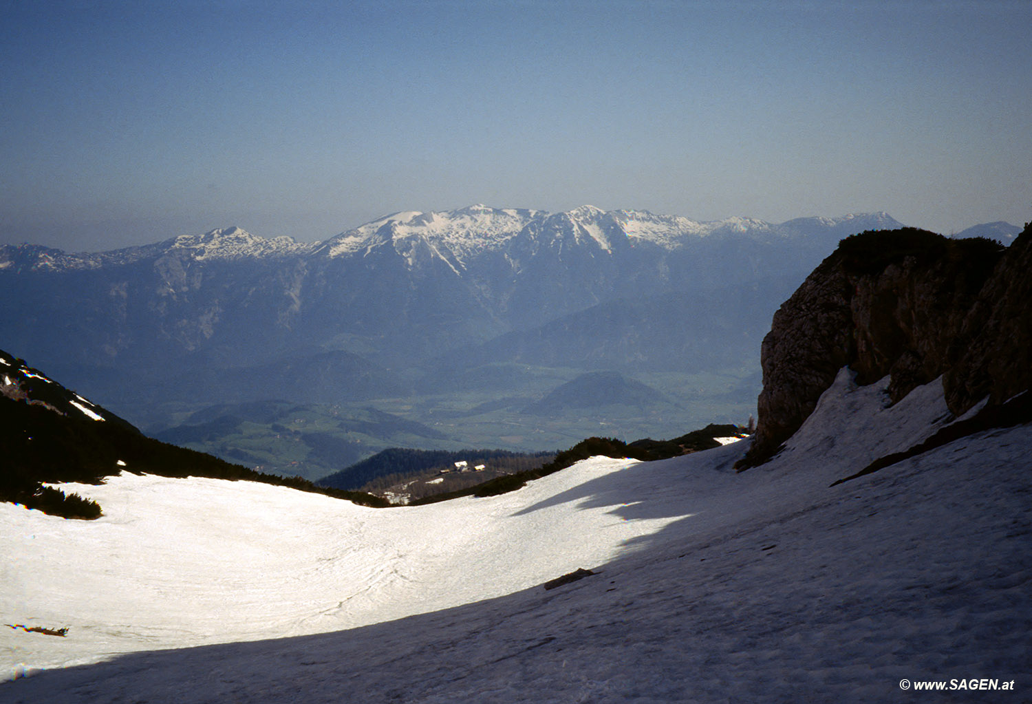 Beim Bergwandern in den Alpen