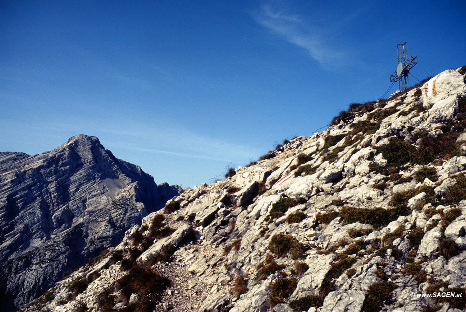 Beim Bergwandern in den Alpen