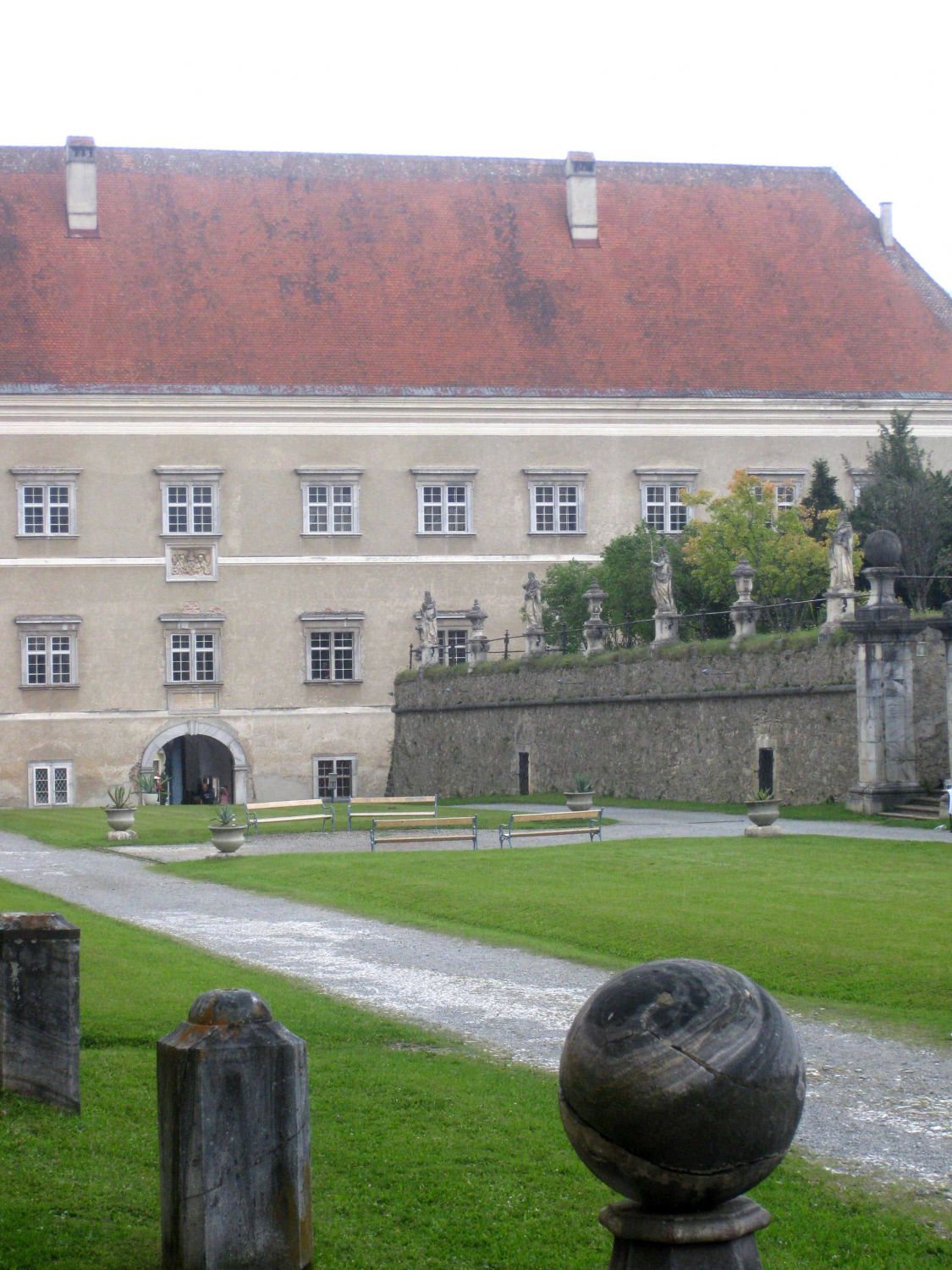 Benediktinerstift St. Lambrecht, Innenhof