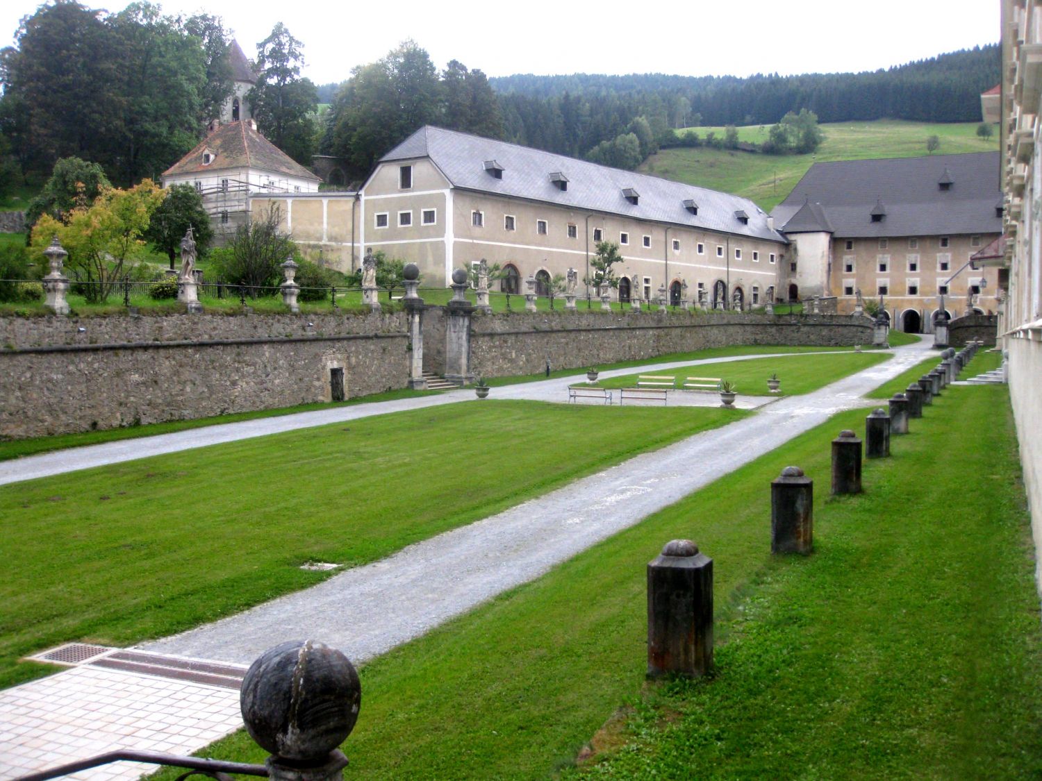 Benediktinerstift St. Lambrecht, Innenhof