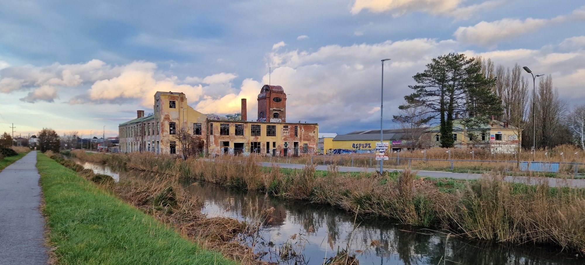 Blech- und Bleiwarenfabrik am Wiener Neustädter Kanal