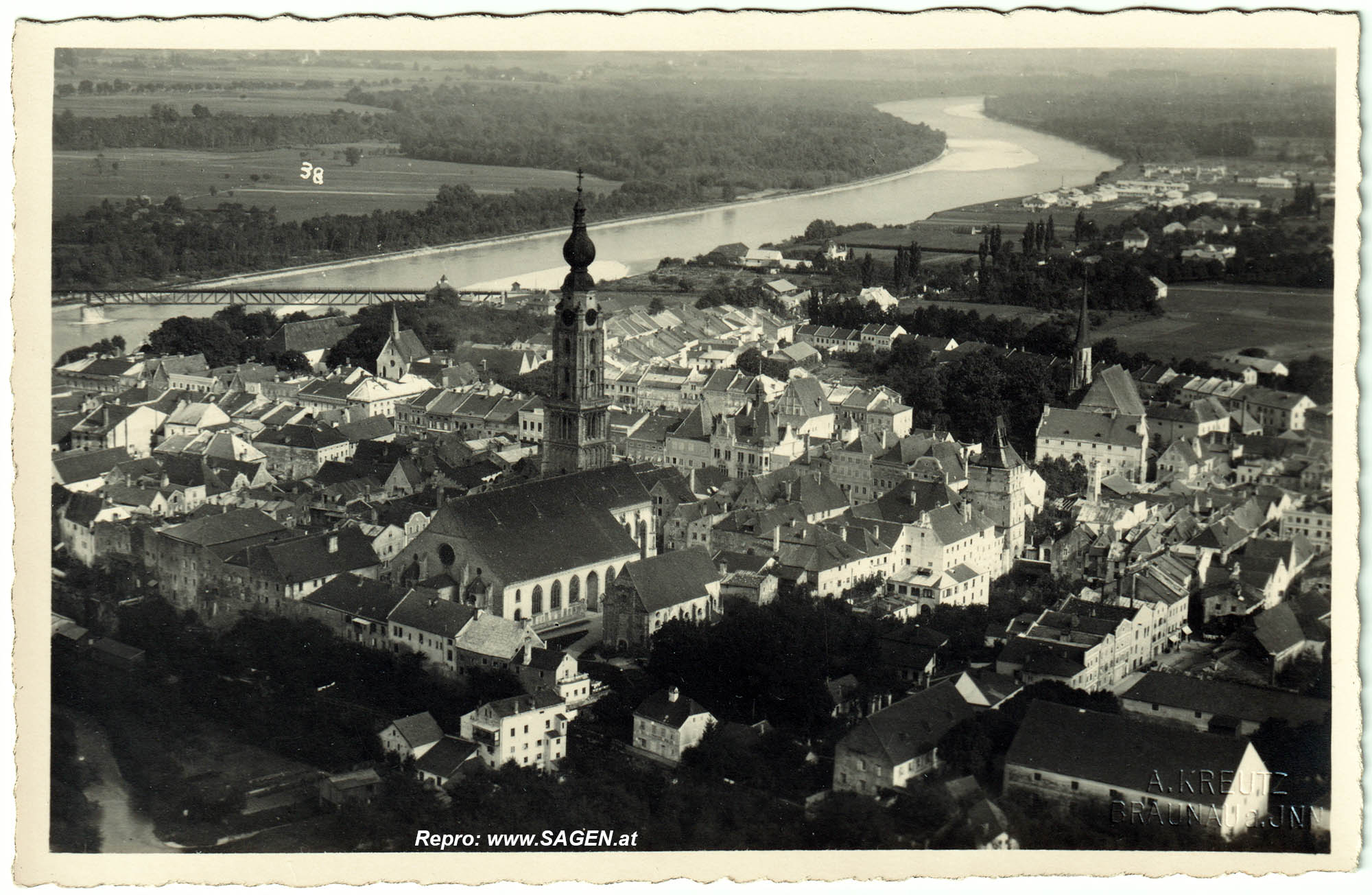 Blick auf Braunau um 1940