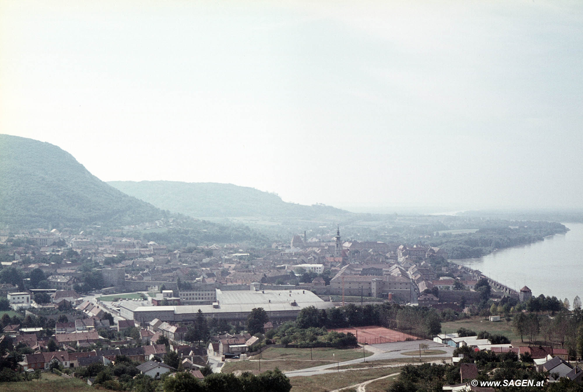 Blick auf Hainburg vom Braunsberg 1970