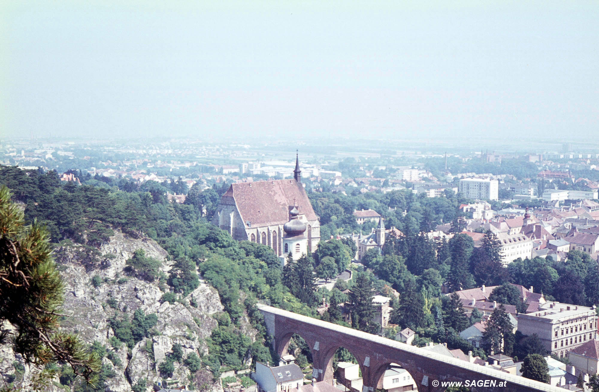 Blick auf Mödling um 1970