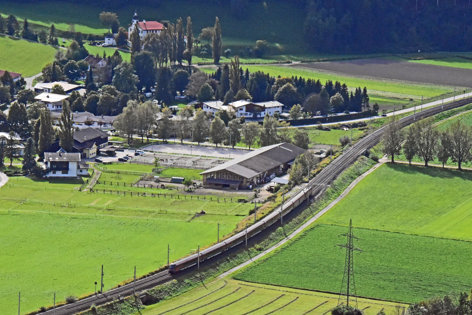 Blick auf Unterperfuß im Tiroler Oberinntal