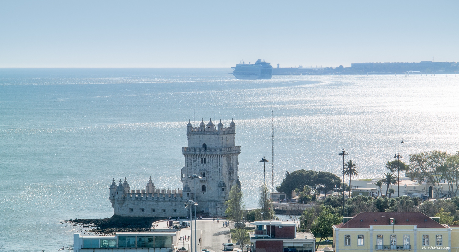 Blick vom Denkmal der Entdeckungen zum Torre de Belém