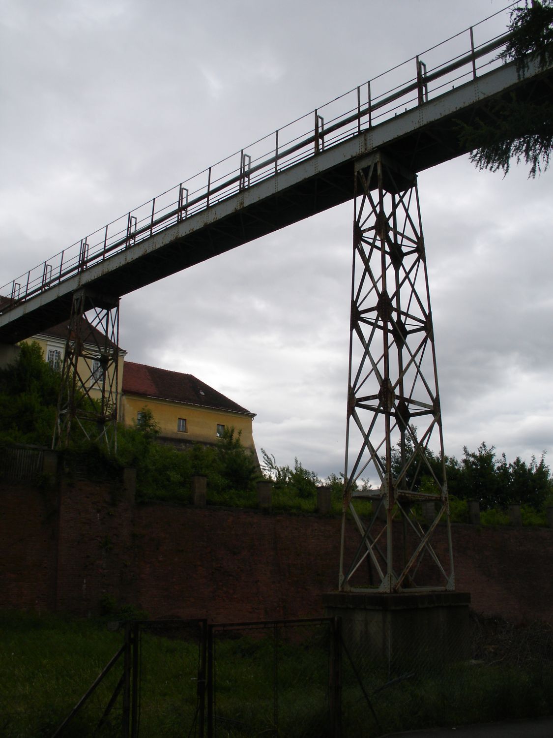 Brücke vor Abbruch?