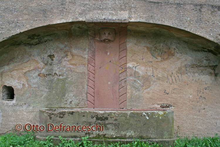 Brunnen an der Mosel bei Trier