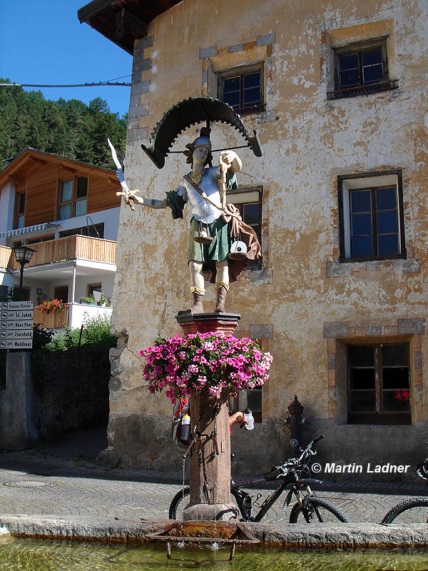 Brunnen Hl. Michael, Burgeis