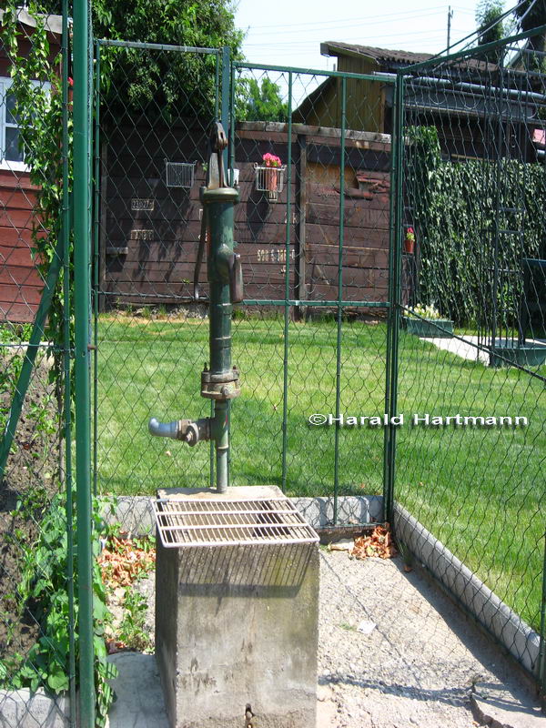 Brunnen im Schrebergarten