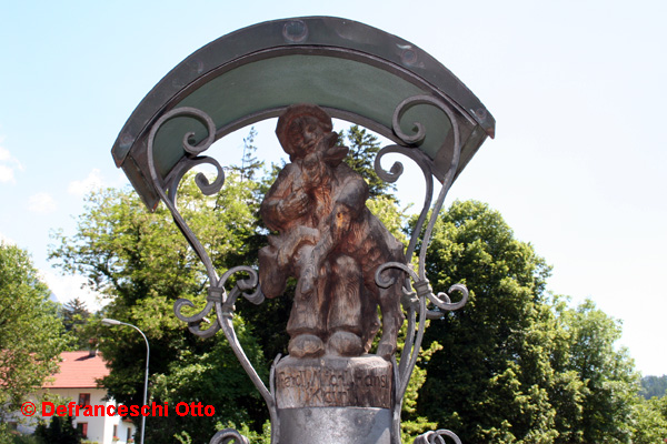 Brunnenfigur in Innsbruck (Mühlau)