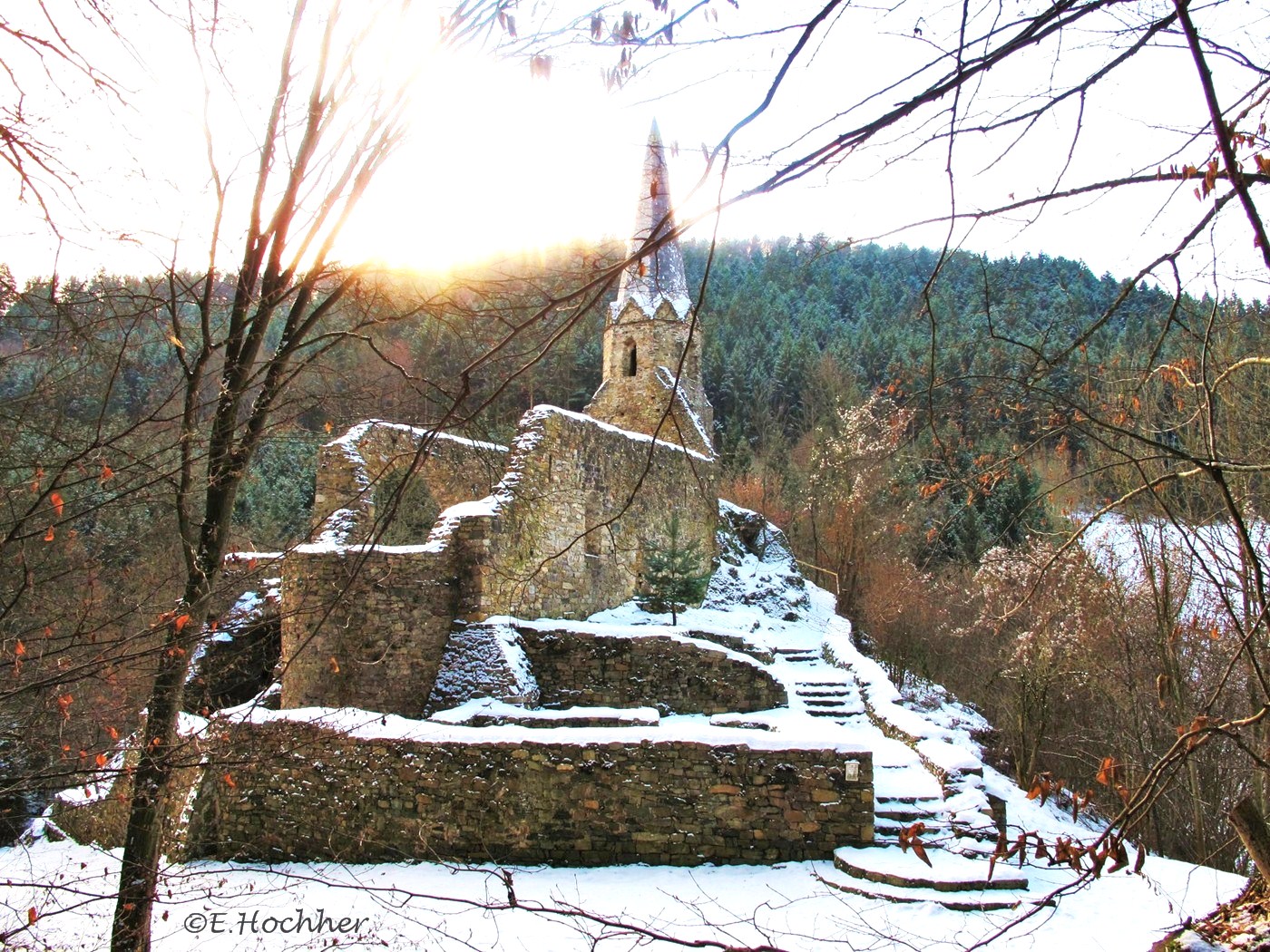 Burg – und Kapellenruine