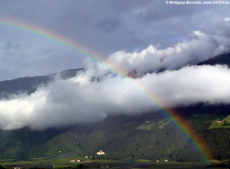 Burg Dornsberg unter Regenbogen