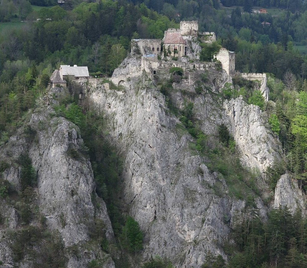 Burg-Ruine Klamm