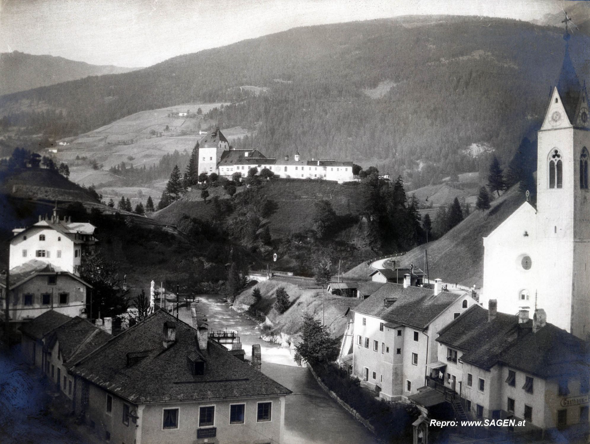 Burg Trautson um 1900